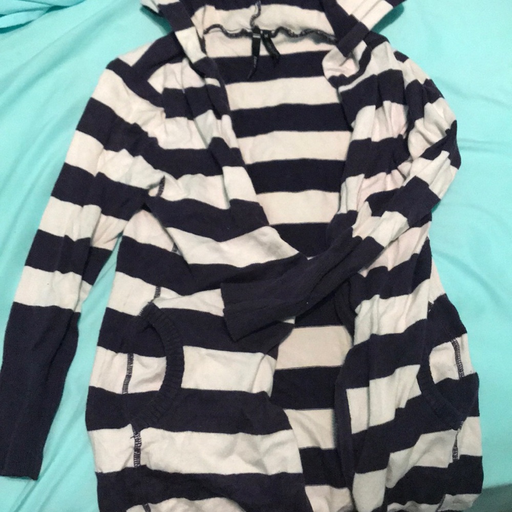 3/4 length sleeve zip up
